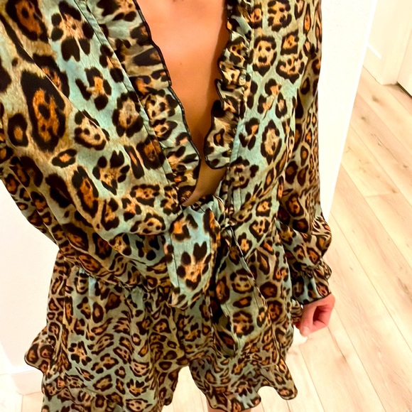 NASTY GAL Leopard Print Ruffle Mini Dress / Romper SIZE UK 8 US 4 - Picture 3 of 8